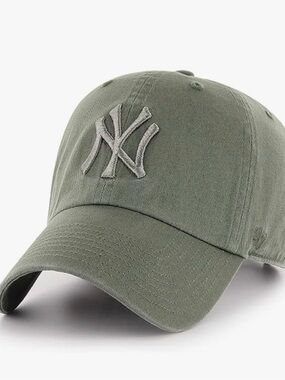 New York Yankees Adjustable Baseball Cap